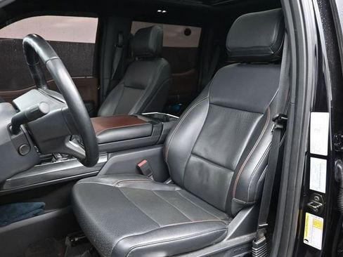 Used 2022 Ford F150 Lariat w/ Equipment Group 502A High AWD/4WD image 18