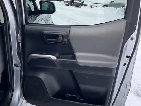 Used 2019 Toyota Tacoma SR5 image 13