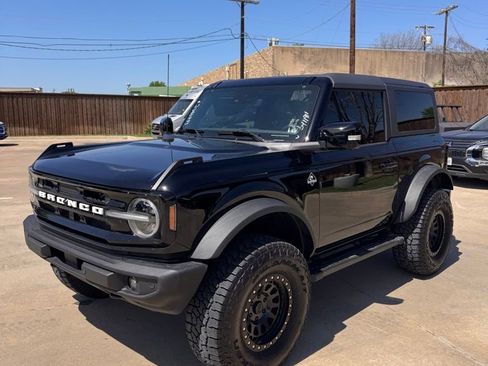 Used 2023 Ford Bronco Outer Banks image 3