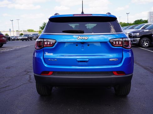 Used 2025 Jeep Compass Latitude AWD/4WD image 6
