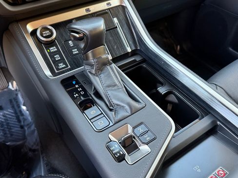 Used 2025 Lexus GX 550 image 28