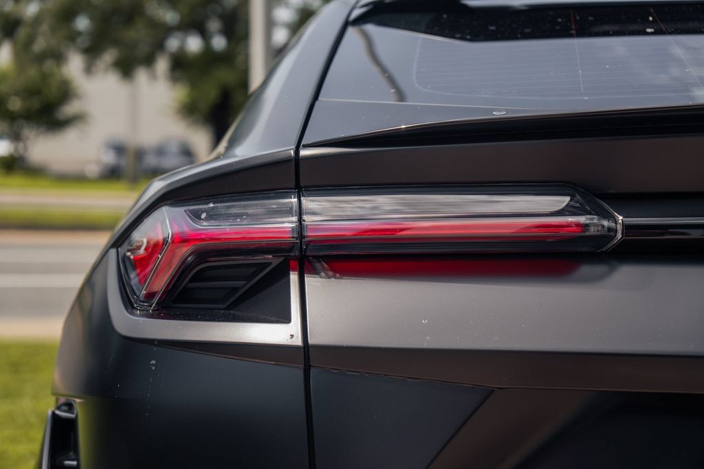 Used 2023 Lamborghini Urus S AWD/4WD image 12