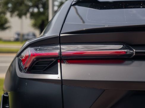 Used 2023 Lamborghini Urus S AWD/4WD image 12