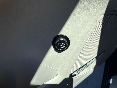 Used 2023 Buick Envision Avenir FWD image 14