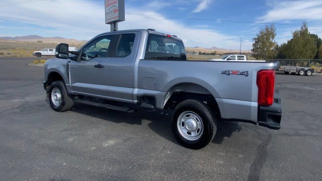 Used 2023 Ford F250 XL AWD/4WD image 6
