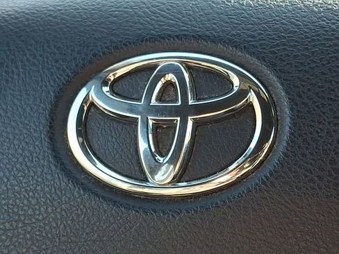 Certified 2019 Toyota Tacoma TRD Off-Road image 25