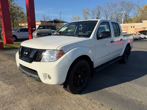 Used 2020 Nissan Frontier SV w/ Midnight Edition Floor Mats image 3