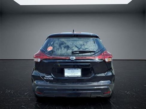 Certified 2025 Nissan Kicks Play S FWD image 4