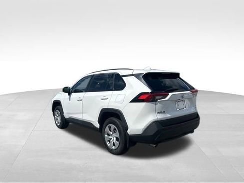 Used 2021 Toyota RAV4 LE image 5