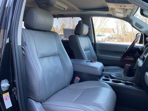 Used 2018 Toyota Sequoia Platinum image 61