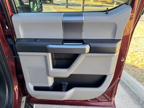 Used 2016 Ford F150 XLT w/ Equipment Group 302A Luxury AWD/4WD image 14
