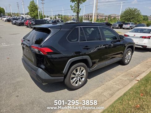 Used 2021 Toyota RAV4 XLE Premium FWD image 4