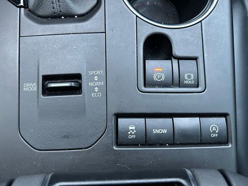 Used 2021 Toyota Highlander XSE image 28