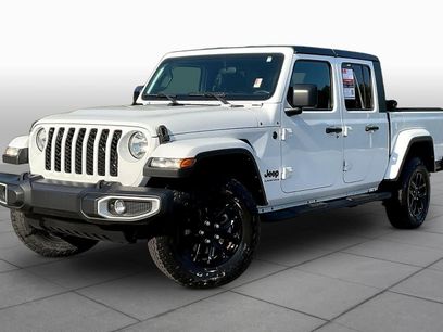 Used 2023 Jeep Gladiator Sport