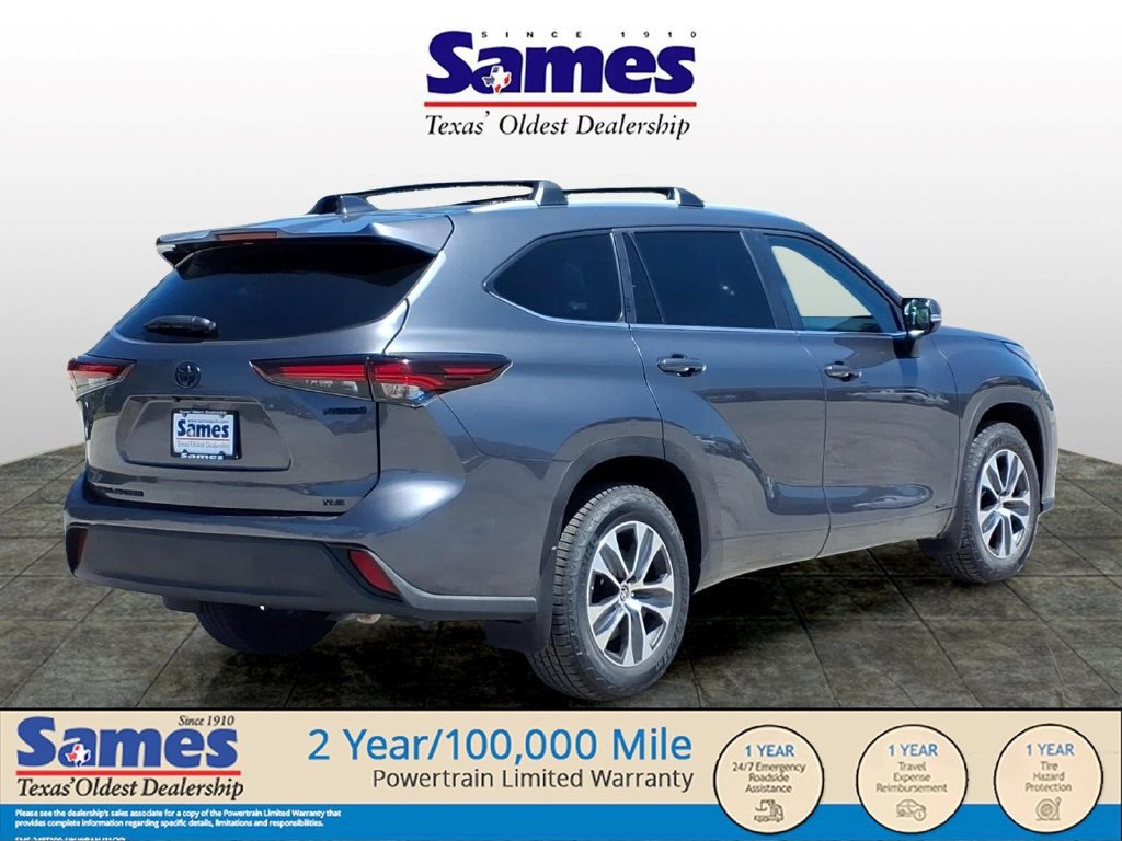 Used 2024 Toyota Highlander XLE AWD/4WD image 5