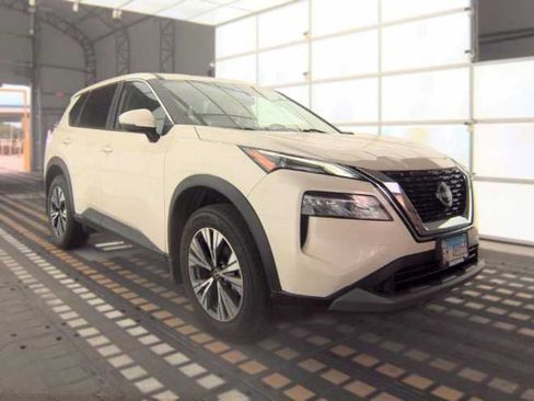 Used 2023 Nissan Rogue SV AWD/4WD image 3