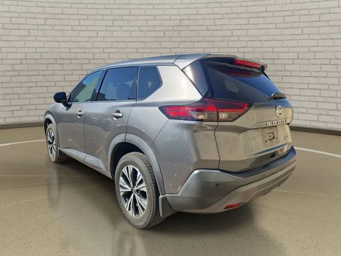 Used 2021 Nissan Rogue SV image 6