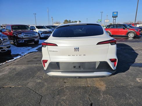 Used 2024 Buick Envista Preferred w/ Convenience I Package image 4