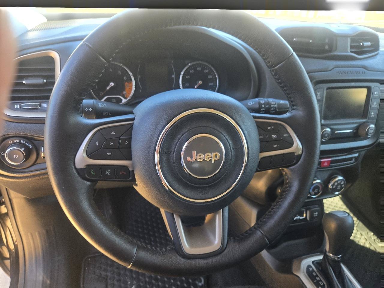 Used 2016 Jeep Renegade Latitude w/ Cold Weather Group AWD/4WD image 9