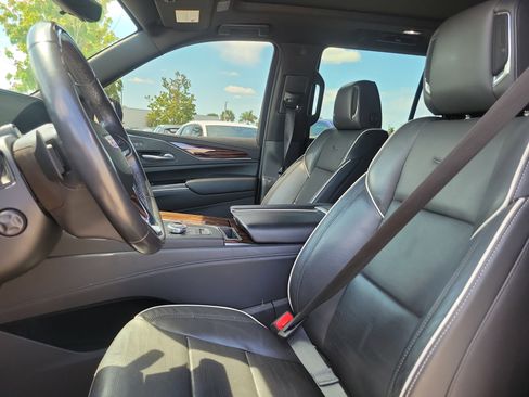 Used 2023 Cadillac Escalade Premium Luxury image 23