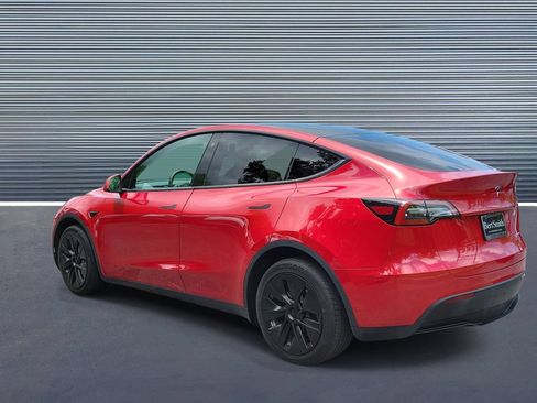 Used 2022 Tesla Model Y Long Range AWD/4WD image 4