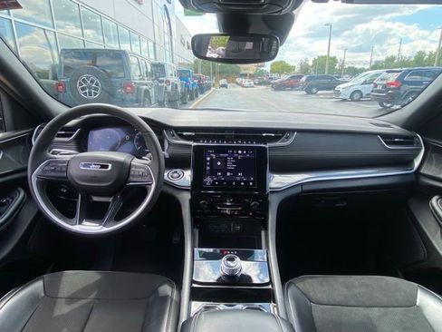 Used 2023 Jeep Grand Cherokee L Laredo AWD/4WD image 17