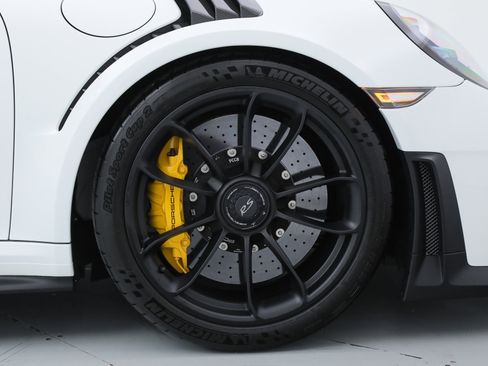 Used 2018 Porsche 911 GT2 RS image 39
