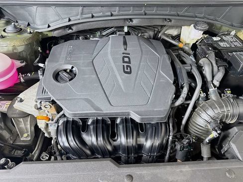 Used 2025 Hyundai Tucson Limited AWD/4WD image 32