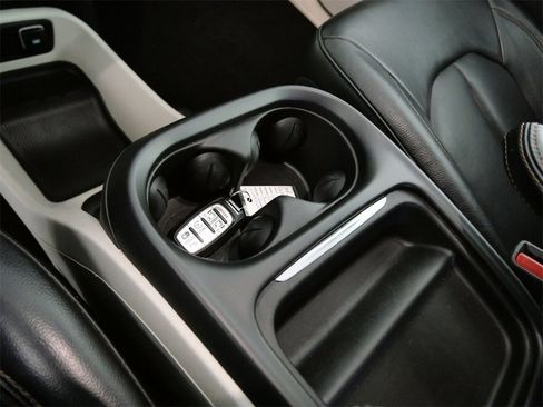 Used 2017 Chrysler Pacifica Touring-L w/ Tire & Wheel Group image 23