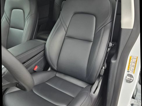 Used 2023 Tesla Model Y Performance AWD/4WD image 6