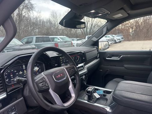 Used 2025 GMC Sierra 1500 SLT w/ SLT Premium Plus Package image 17