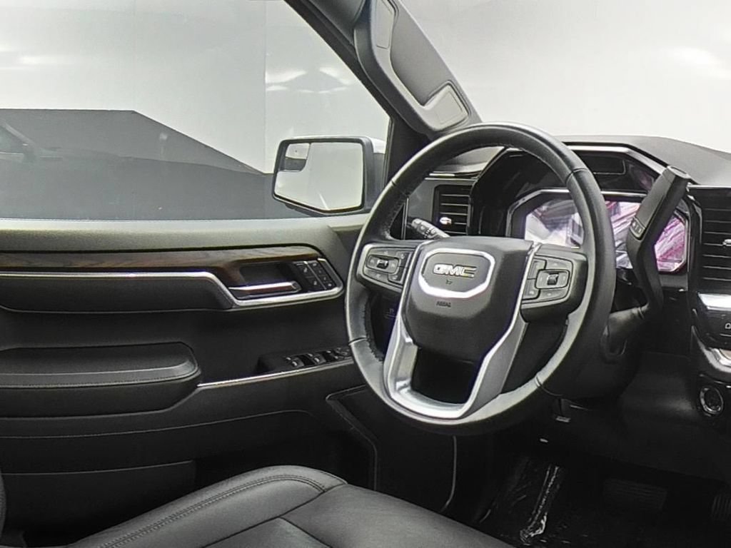 Used 2025 GMC Sierra 1500 SLT AWD/4WD image 18