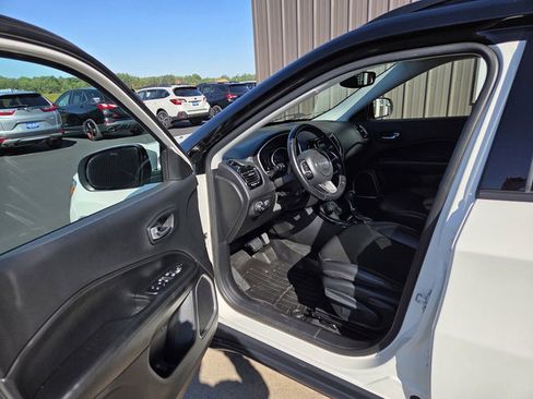 Used 2020 Jeep Compass Latitude AWD/4WD image 19