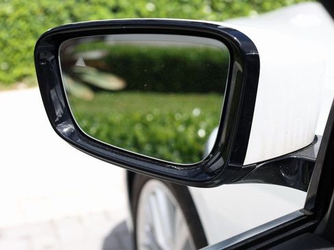 Used 2024 BMW 330i w/ Premium Package image 9