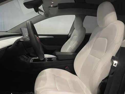 Used 2023 Tesla Model Y Long Range image 12