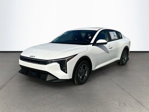 New 2025 Kia K4 LXS image 3
