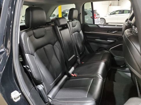 Used 2023 Jeep Grand Cherokee Limited w/ Luxury Tech Group II image 19