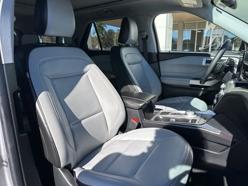 Used 2021 Ford Explorer XLT w/ Equipment Group 202A image 50