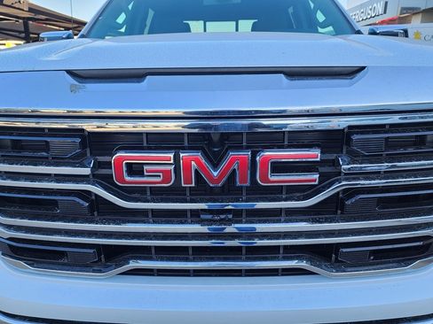 New 2026 GMC Sierra 1500 SLT w/ SLT Premium Plus Package image 10