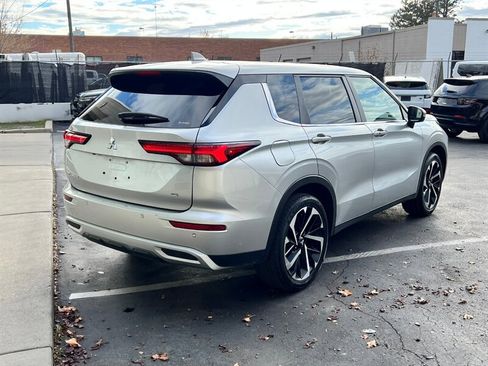 Used 2024 Mitsubishi Outlander SE image 7