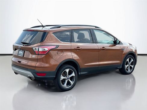 Used 2017 Ford Escape SE w/ Equipment Group 201A AWD/4WD image 13