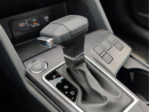 New 2026 Kia Sportage LX FWD image 24