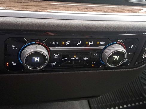 Used 2022 Chevrolet Silverado 1500 LT image 16