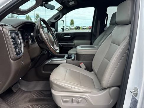 Certified 2022 Chevrolet Silverado 2500 LTZ w/ LTZ Convenience Package AWD/4WD image 9