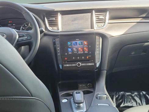 Certified 2025 INFINITI QX50 Pure image 10