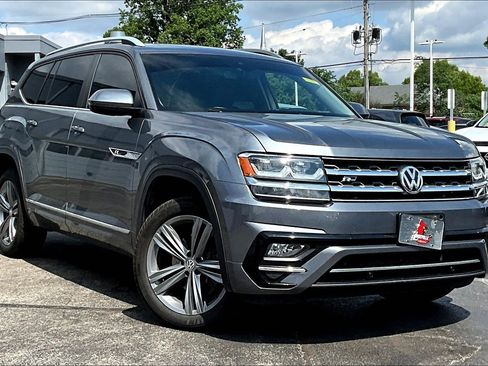 Used 2019 Volkswagen Atlas SEL R-Line AWD/4WD image 2