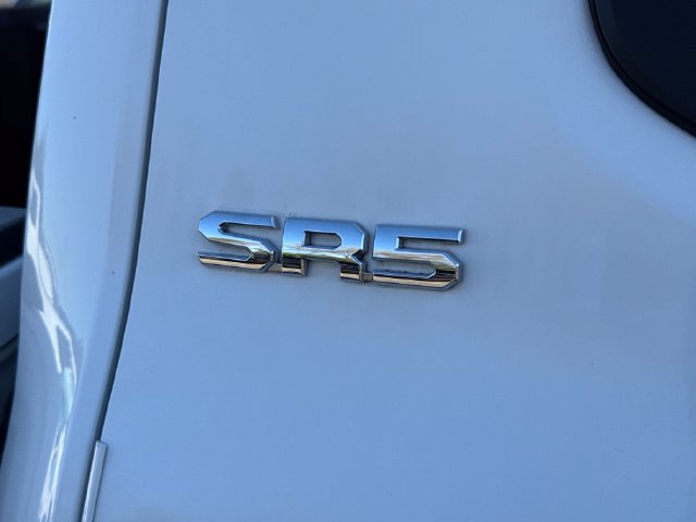 Used 2024 Toyota Tacoma SR5 AWD/4WD image 18