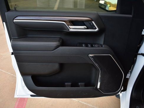 Used 2025 Chevrolet Silverado 1500 LT image 16