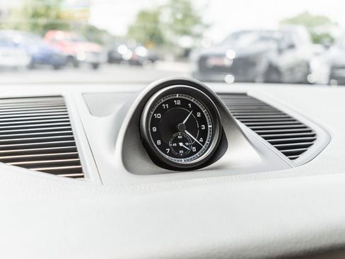 Used 2022 Porsche Macan image 8