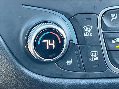 Used 2022 Chevrolet Equinox LT image 19